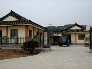 ▲ 3월 중 생산재개를 위해 막바지 준비작업이 한창인 면천두견주 제조장.