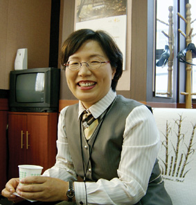 [친절 은행원 국민은행 윤수남 대리] “고객들에게 오히려 감사하지요”