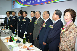 ▲ 경찰 창립 60돌을 축하하며 참석한 내빈들이 기념촬영을 하고 있다.