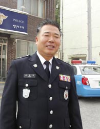 ▲ 제60회 경찰의 날 행자부장관 표창받은 합덕지구대장 송광헌 경감