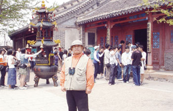 "학교 교단에 바친 청춘, 그리고 인생"