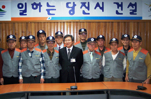 ▲ 실버환경감시단은 2인 1조로 활동하게 된다.