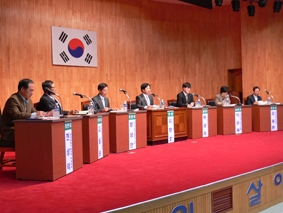 ▲ 당진농업기술대학 활성화를 위한 토론회에서 참석자들이 토론을 벌였다.
