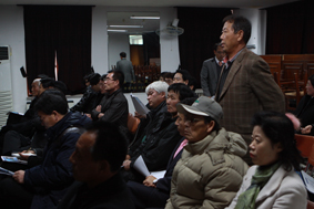 ▲ 행담도개발 주민설명회에 참석한 주민들이 재 개최를 요구하고 있다.