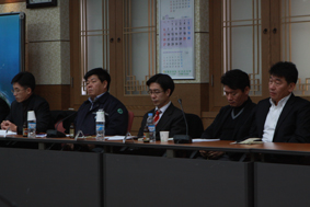 ▲ 지난 23일 열린 친환경제철소 건설 및 지역발전협의회에 참석한 위원들.