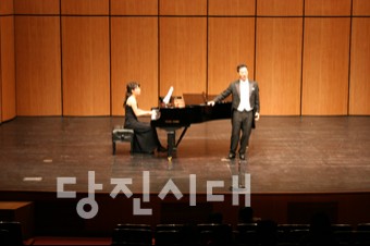▲ (사)한국음악협회의 당진군지부 정기연주회가 19일 열렸다.