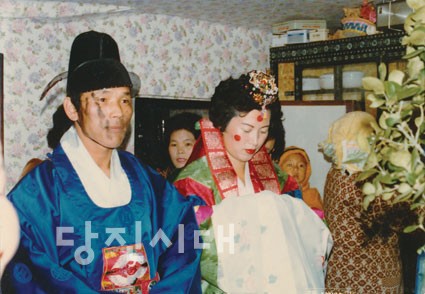 “날 구제해 준 고마운 아내와의 결혼식”