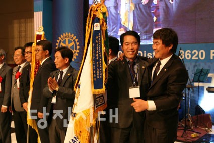 ▲ 당진송악로타리클럽이 제17년차 지구대회에서 홍보부문 최우수상을 수상했다.