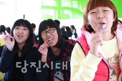 신평초, 도내 최초 양치교실 설치
