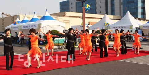 배움을 나누고 함께 즐기는 자리