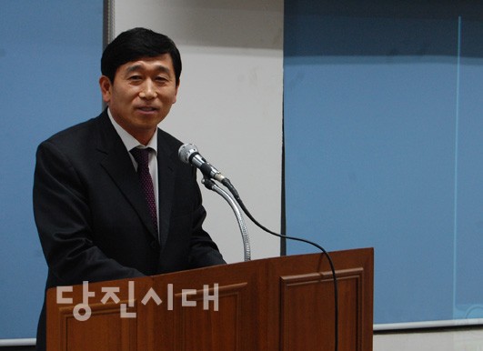 이경용 회장이 인사말을 전하고 있다.