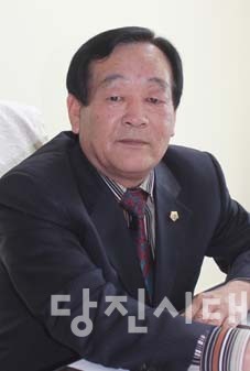 “지역발전 위해 땀 흘린 옛 추억”