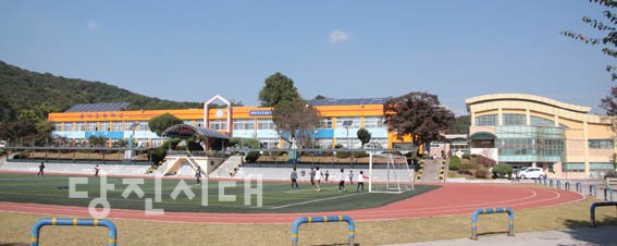 [학교현장을 가다 13] 송악초등학교“선생님, 여기 연못에 물고기 있어요?”
