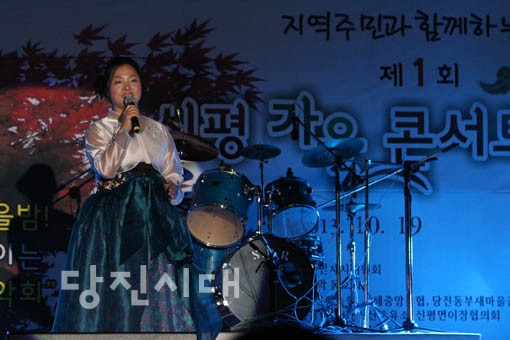 깊어가는 가을 음악이 흐르는 밤