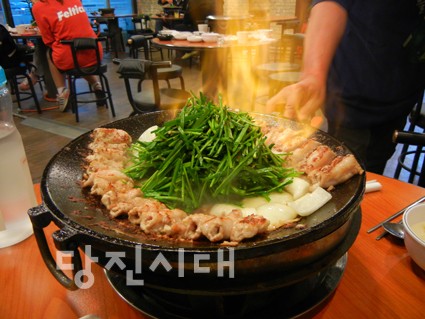 [당진시대가 추천하는 맛있는 집]대덕동 장수한우곱창 김영민·김미순 부부]“부추와 곱창의 절묘한 조화”