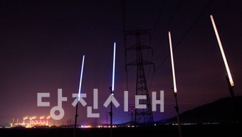 오마이TV가 당진화력 인근 교로2리 765kV 송전탑 아래에서 촬영한 동영상의 한 장면