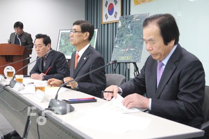 ▲ 지난 7일 당진시청 중회의실에서 우강·합덕 범주민 추진협의회가 진행됐다.