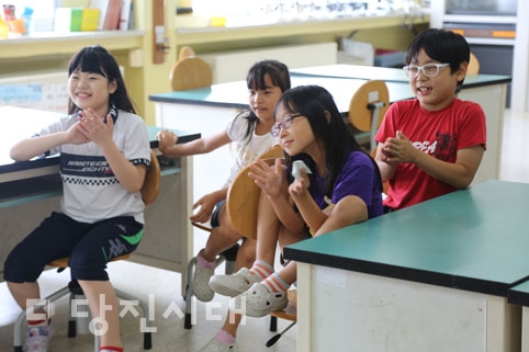 ▲ 연세에듀캠프에 참가 고대초등학교 학생들이 수업을 듣고 있다.
