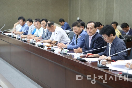 ▲ 지난 17일 당진시청 소회의실에서 충남도계 및 당진땅 수호 범시민대책위원회의 회의가 진행됐다.