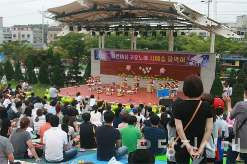 ▲ 문예의전당 야외공연장에서 지예슬어린이집이 주관하는 야외음악회가 열렸다.