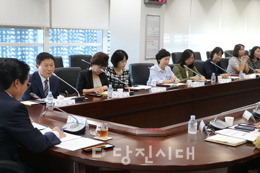 ▲ 지원시설 어린이집 원장과 김홍장 당진시장의 간담회 모습