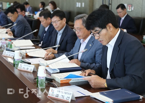 ▲ 2016년도 시책 구상 보고회가 지난 21일과 24일 당진시청 소회의실에서 열렸다.