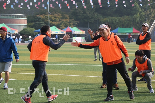 ▲ 제17회 호서고 총동창회 체육대회가 지난 18일 개최됐다.