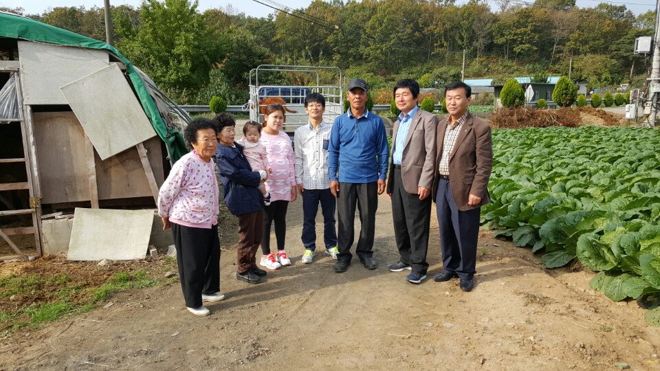 다문화가정에 전달된 희망 송아지
