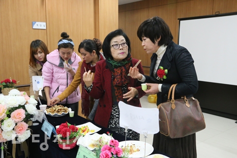 ▲ 당진시다문화가족지원센터 사업보고회에서 다문화음식경연대회가 진행됐다.