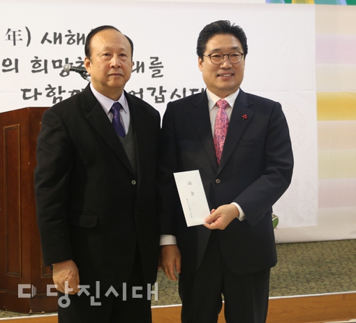 ▲ 당진시신문인협회가 주최한 2016 신년교례회가 지난 4일 웨딩의전당 가원에서 열렸다.