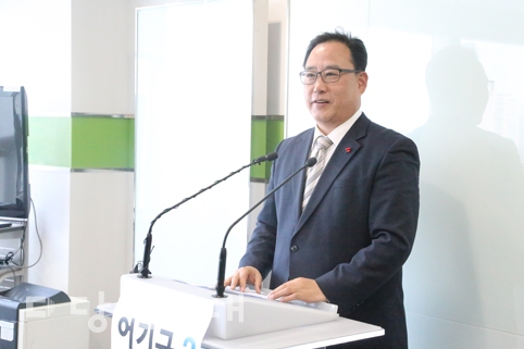 ▲ 어기구 더불어민주당 예비후보가 지난 21일 기자회견을 열고, 제20대 국회의원에 출마하겠다고 선언했다.