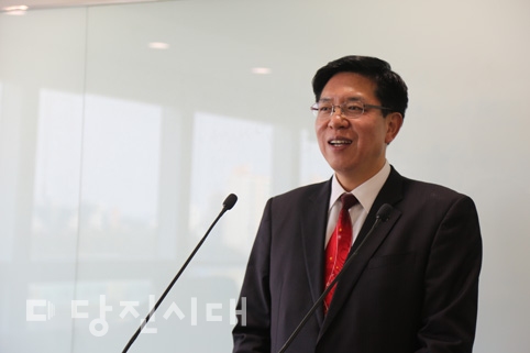 ▲ 송노섭 국민의당 예비후보가 평택·당진항 매립지 분쟁과 관련해 지난 1개월 간 대법원 앞에서 1인 시위를 진행하고, 지난 18일 이를 마무리 짓는 기자회견을 개최했다.