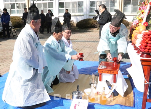 ▲ 면천은행나무회가 제18회 목신제를 지난 21일 개최했다.