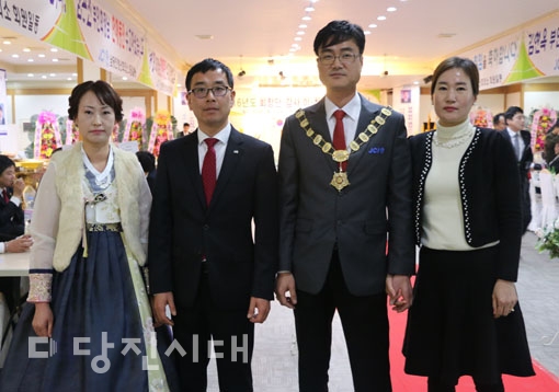 ▲ 남당진청년회의소 회장단 및 감사 이·취임식이 지난달 27일 합덕프라자에서 열렸다.