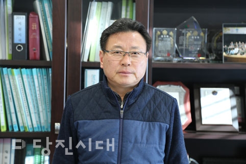 ▲ 당진시 배구협회 소속 동호인들과 협회 임원들