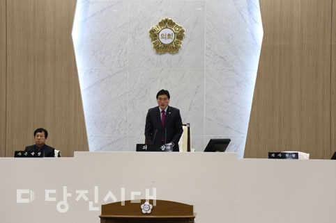 ▲ 지난 9일 의회본회의장에서 열린 제35회 당진시의회 임시회 개회식