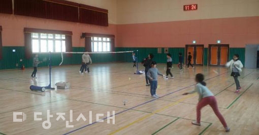 ▲ 삼봉초등학교가 토요 스포츠 클럽을 지난 12일 처음 시작했다.