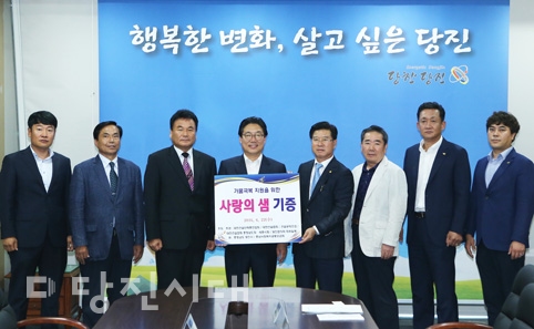 ▲ 대한건설협회 충남도회 세종지회와 당진시협의회가 관정을 개발해 지난 22일 기증했다.