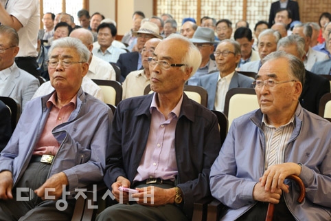 ▲ 당진교육삼락회가 지난 21일 당진시청 해나루홀에서 간담회를 개최했다.