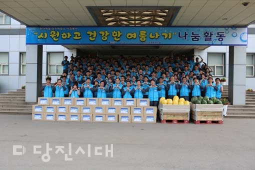 ▲ 현대제철에서 지역 내 사회복지시설에 여름옷과 간식 등을 전달했다.