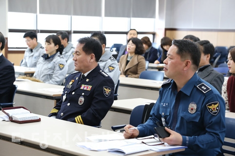▲ 당진경찰서 기독신우회 목요예배가 지난 9일 당진경찰서에서 개최됐다.