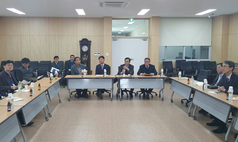▲ 당진시가 충남도 농정부서 간부 공무원을 초청해 간담회를 열고 농업 관련 현안을 논의했다.