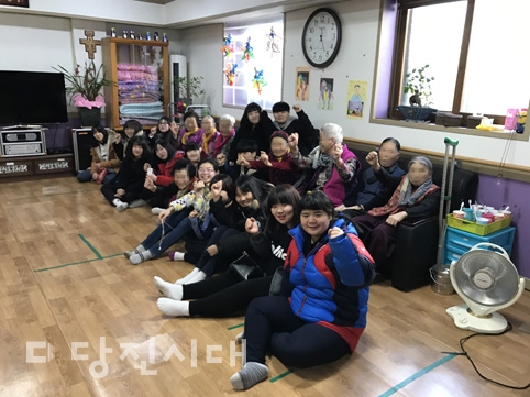 ▲ 합덕청소년문화의집에서 봄 방학을 맞이해 자원봉사 활동을 지난달 18일과 25일에 진행했다.