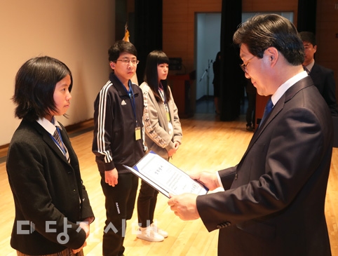▲ (재)당진장학회가 장학증서 수여식을 지난 4일 당진시청 대강당에서 개최했다.