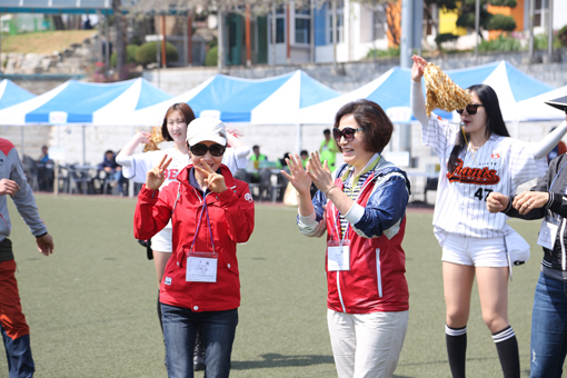 ▲ 지난달 22일 신평고등학교 총동문회 제8회 한마음 대축제가 진행됐다.