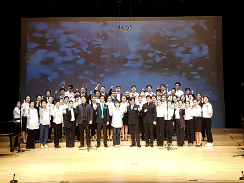 ▲ 박헌호 당진시립합창단 부지휘자가 군산시립합창단 제3회 부라보콘서트에서 객원지휘를 맡았다.