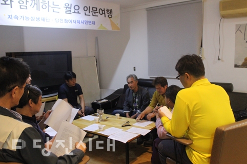 ▲ 지난 8일 이인휘 작가가 인문강연을 골방에서 진행했다.