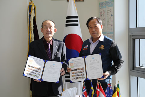 ▲ 대한민국무공수훈자회 당진시지회와 남북통일운동국민연합 평화대사협의회·UPF 당진시협의회가 UN 제5사무국 한국 유치를 위한 업무협약을 체결했다.