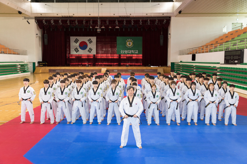 ▲ 신성대학교 태권도경호과 3명의 학생이 태권도 국가대표 시범단으로 선발됐다.
