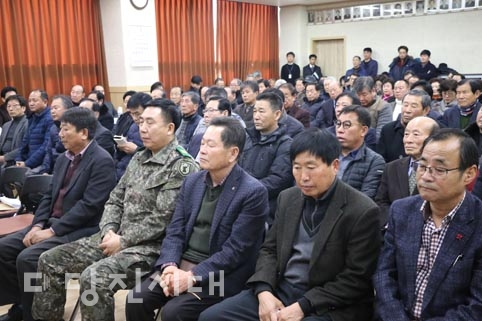 ▲ 김홍장 시장이 지난달 31일 우강면에서 연두순방을 실시했다.